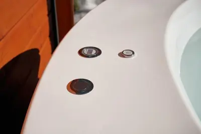 Аэромассаж на 10 форсунок 700 Вт без подогрева (HomeLake) Аэромассаж на 10 форсунок 700 Вт без подогрева (HomeLake)