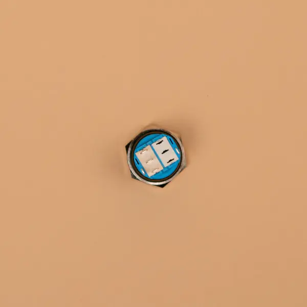 Кнопка для подачи воды