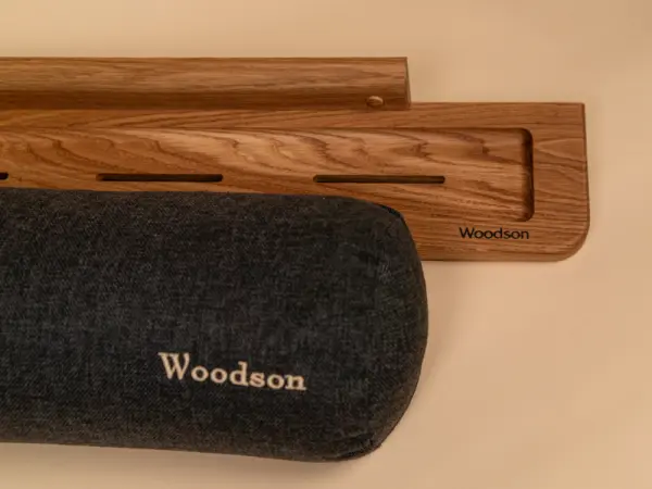 Полка с валиком для ног в бане Woodson, дуб