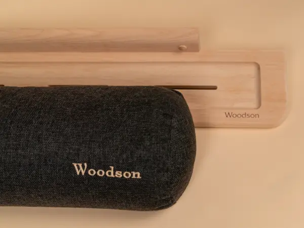 Полка с валиком для ног в бане Woodson, ольха